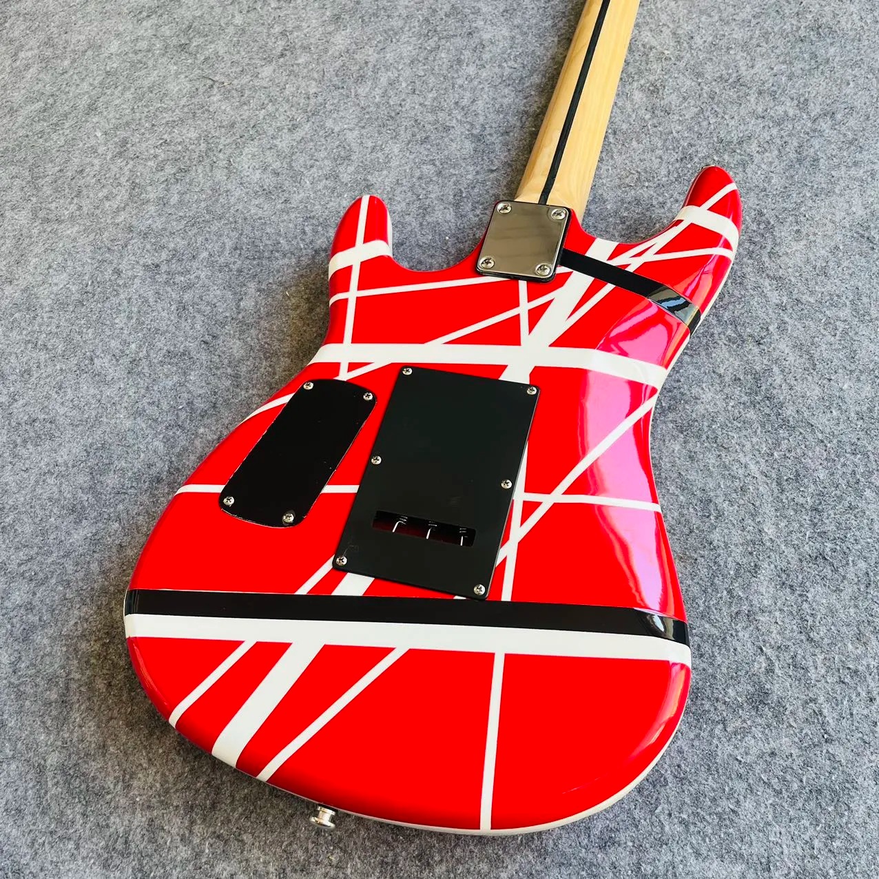 گیتار الکتریک Kramer Eddie Van Halen 5150 - Flody Rose Tremolo Bridge