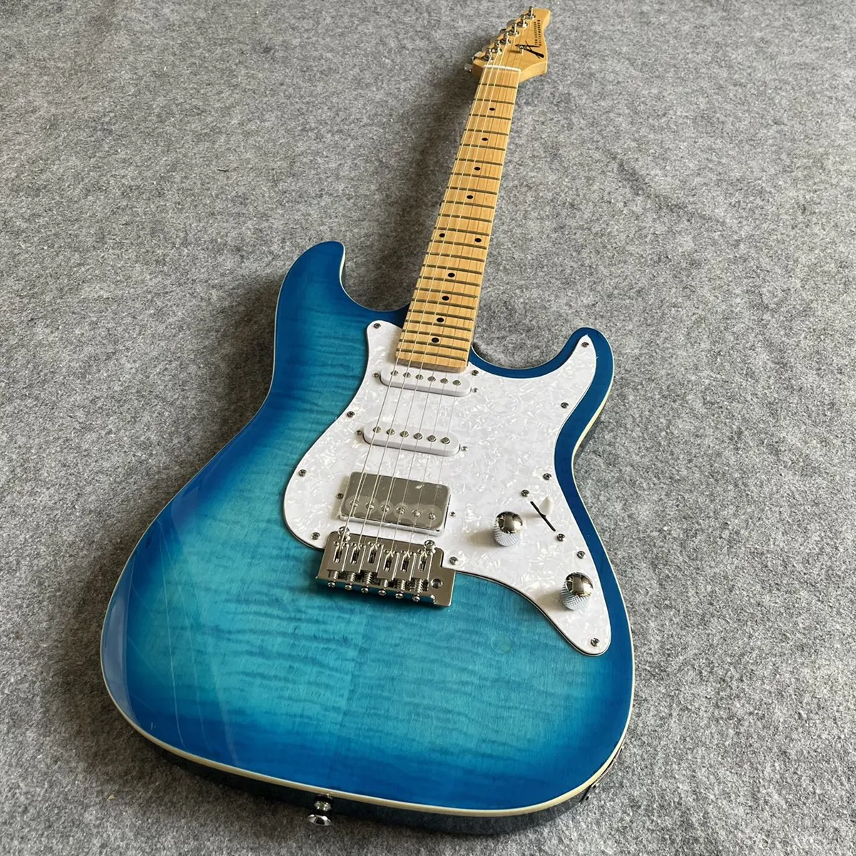 گیتار الکتریک Tom Anderson Electric Guitar SSH Humbucker Pickups